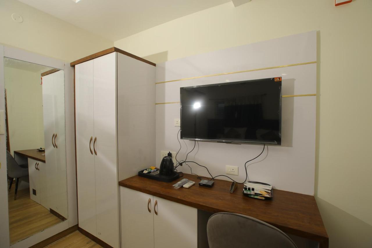 Radha Rani Residency Hotell Khammam Eksteriør bilde