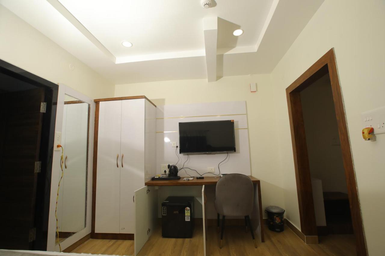 Radha Rani Residency Hotell Khammam Eksteriør bilde