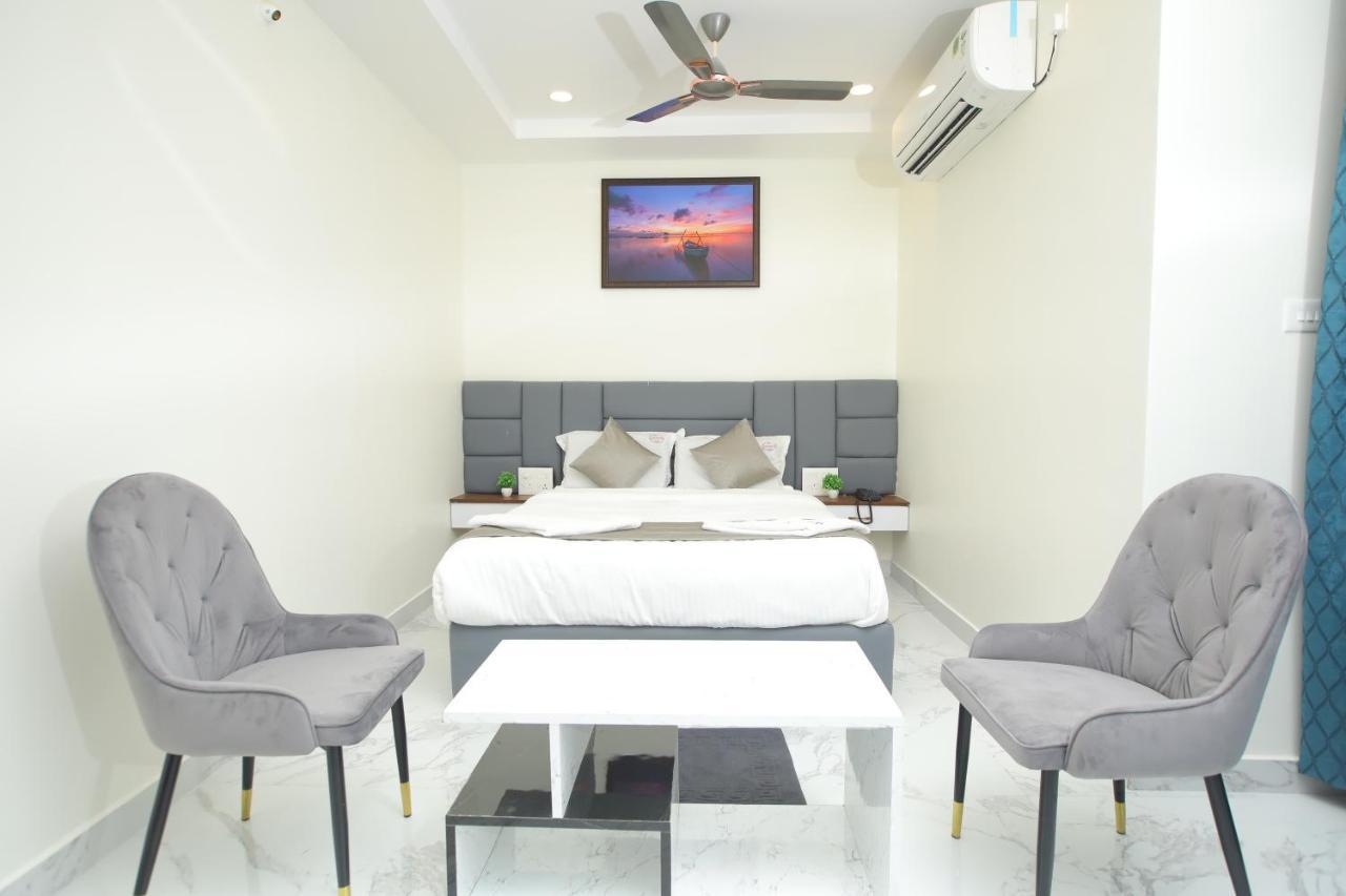 Radha Rani Residency Hotell Khammam Eksteriør bilde