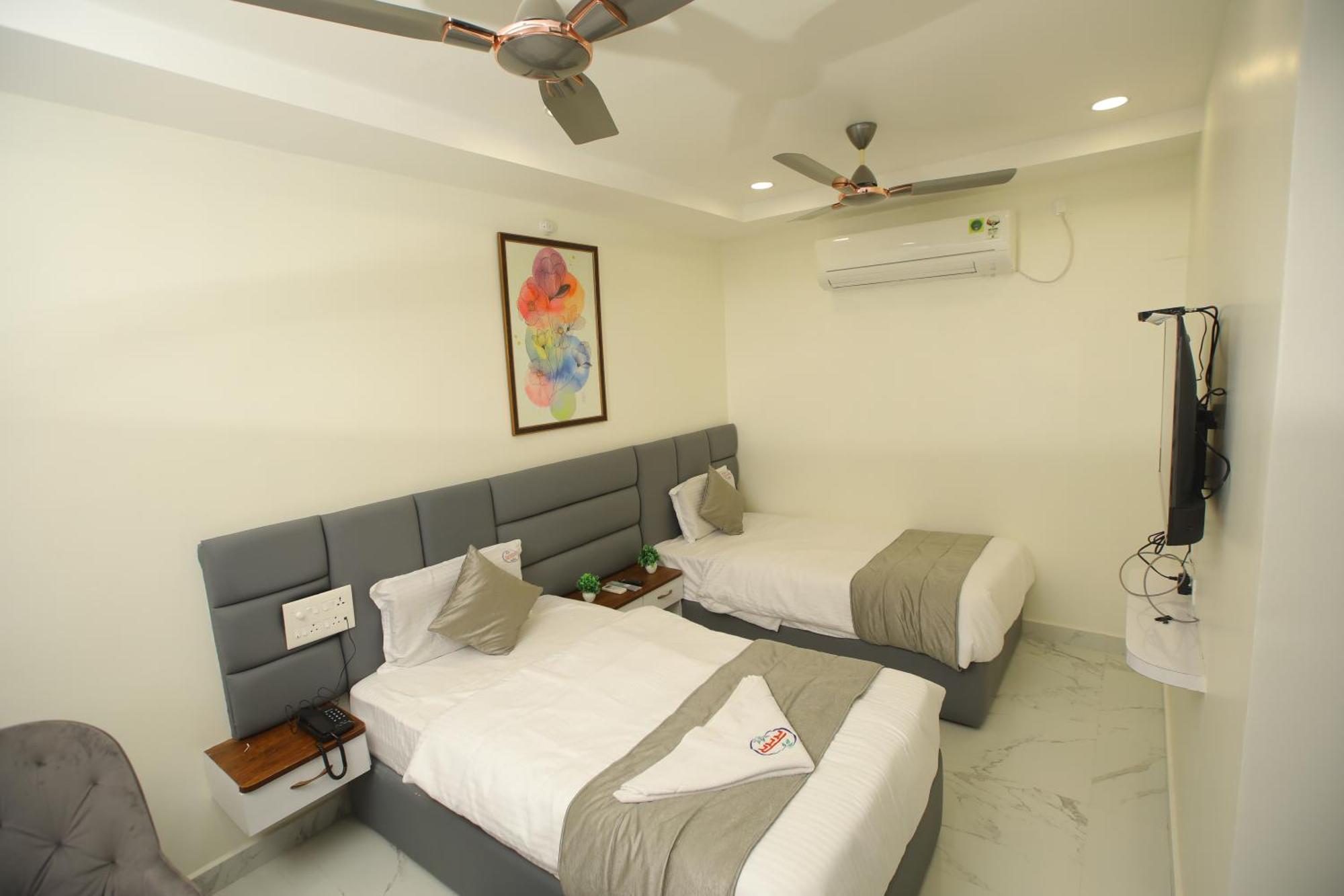 Radha Rani Residency Hotell Khammam Eksteriør bilde